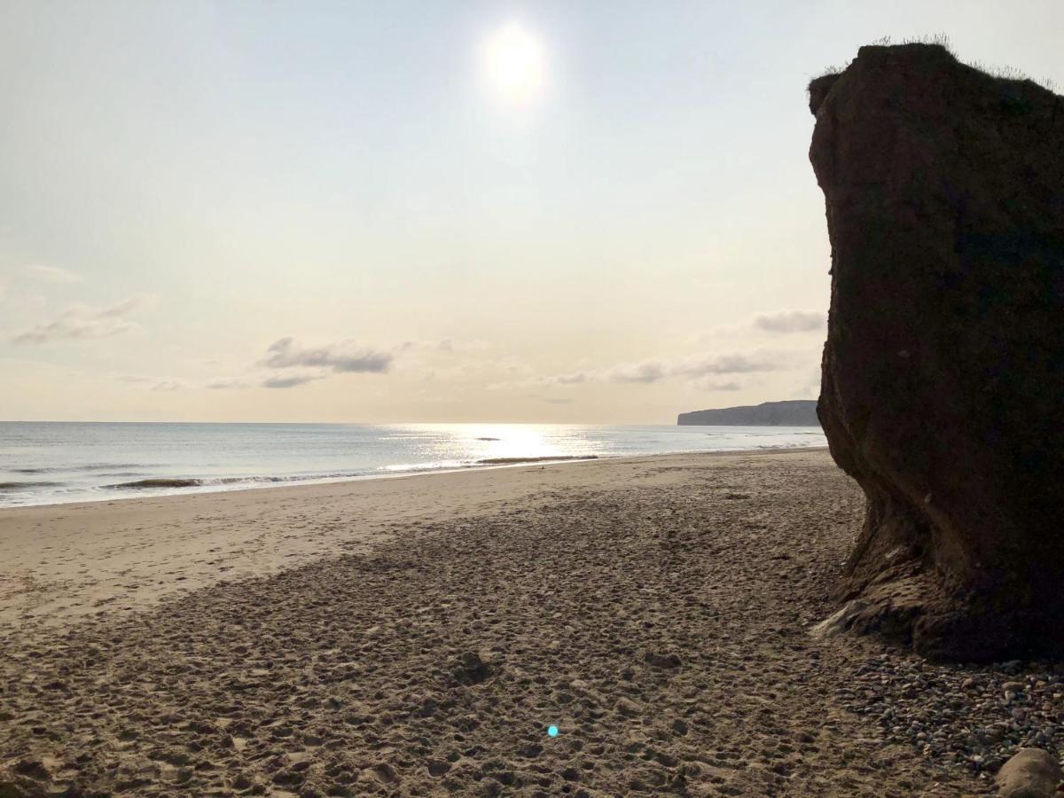 Echo Beach ファイリー エクステリア 写真